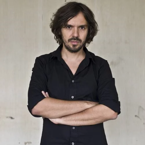 Ο Μιχάλης Κωνσταντάτος και τα ατίθασα «Μικρά Όμορφα Άλογα»