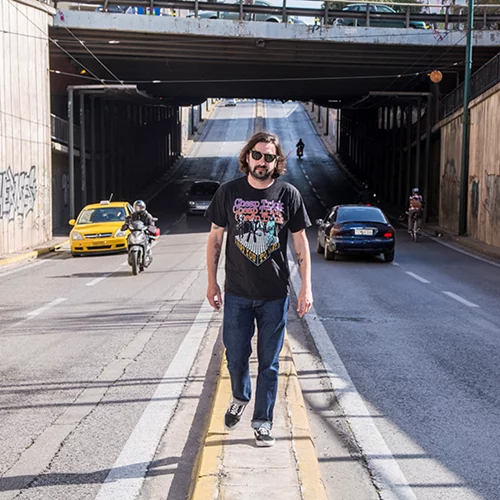 Ο Ανδρέας Μητρέλης της Veego Records κυκλοφορεί τα άλμπουμ που θα ήθελε να έχει στη δισκοθήκη του