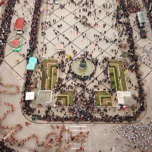 Piazza-hopping: Απόλαυση εις ύψος στις hot πλατείες της Πάτρας 