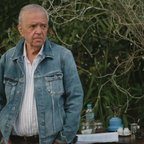 Διαβάσαμε τη βιογραφία του Σταύρου Τσιώλη «Κεφάλια πέντε, ανάσες τέσσερες»