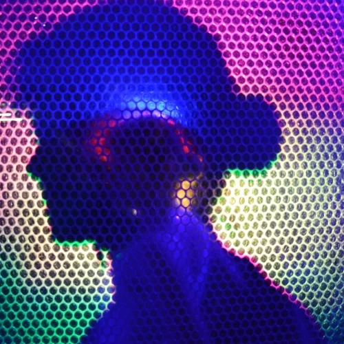 Έχεις κοιτάξει ποτέ τον εαυτό σου μέσα από μια βιτρίνα;