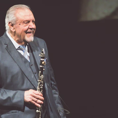 Τζαζ κιθάρα, κλαρίνο και άλλα στο Νιάρχος