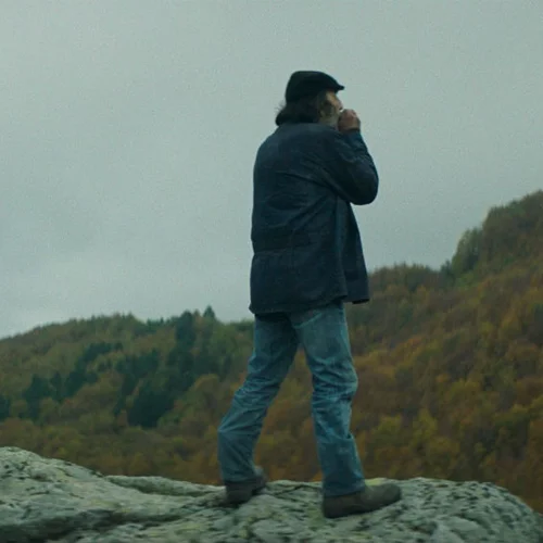 Για μια νύχτα το παλιό μηχανοστάσιο του ΟΣΕ στον Πειραιά γίνεται θερινό σινεμά