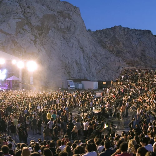 Συγκέντρωση ειδών πρώτης ανάγκης στη συναυλία του Φοίβου Δεληβοριά