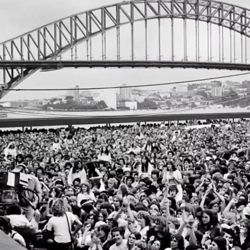 Η Έμερ Ρέινολντς γράφει για το «δικό της» Φιλ Λάινοτ των Thin Lizzy