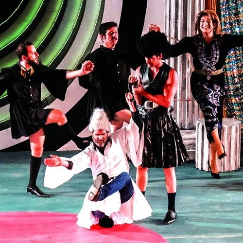 The 1821 - η επιθεώρηση 