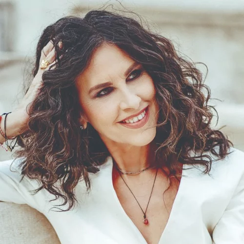 5 αγαπημένα τραγούδια της Ελευθερίας Αρβανιτάκη που γεννήθηκε σαν σήμερα (17/10)