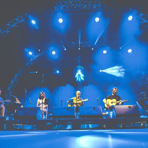 Η επιστήμη του ρεμπέτικου με την κιθάρα του Δημήτρη Μυστακίδη