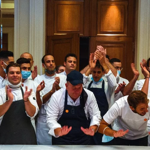 Ο Έκτορας Μποτρίνι και η επαναστατική γαστρονομία του στους Χρυσούς Σκούφους 2021