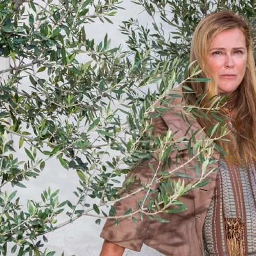 Κυρία Ροκοφύλλου, πώς θα μπορούσε μια Αθηναία να αισθάνεται περισσότερο ασφαλής στην πόλη της; 