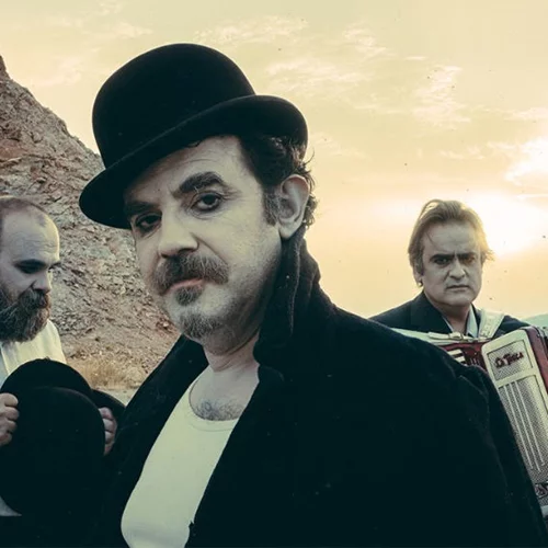 Οι bijoux de kant σηκώνουν την αυλαία του Ολύμπια και κάνουν την έκπληξη