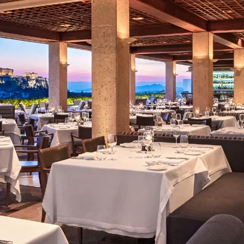 "GB Roof": Παράταση καλοκαιριού με φίνες γεύσεις