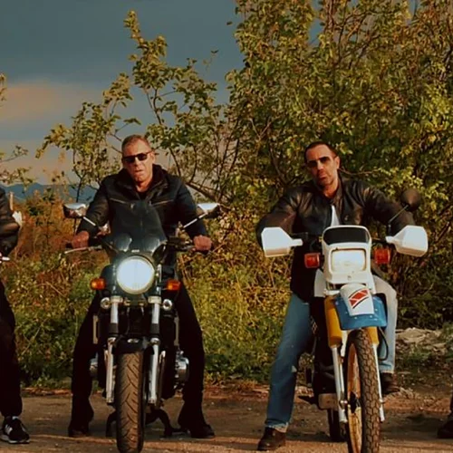 Οι «Ράδιο αρβύλα» έρχονται μαρσάροντας