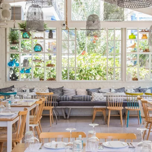 Ψαράδες: Το θαλασσινό φαβορί των Νοτίων Προαστίων ανανεώνεται και εκπλήσσει