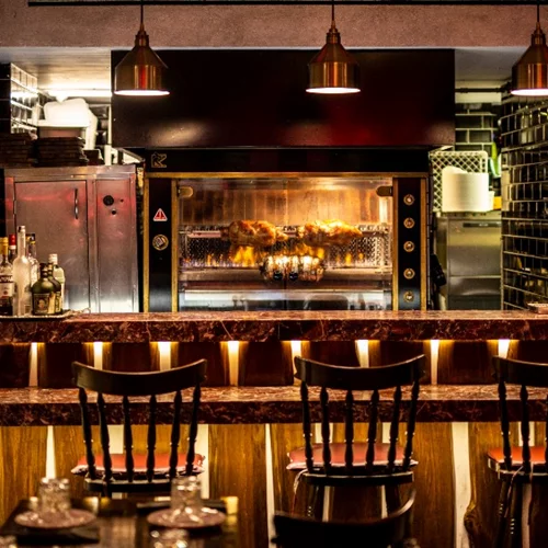 «Spit Jack»: Οι σούβλες της οδού Σκούφου