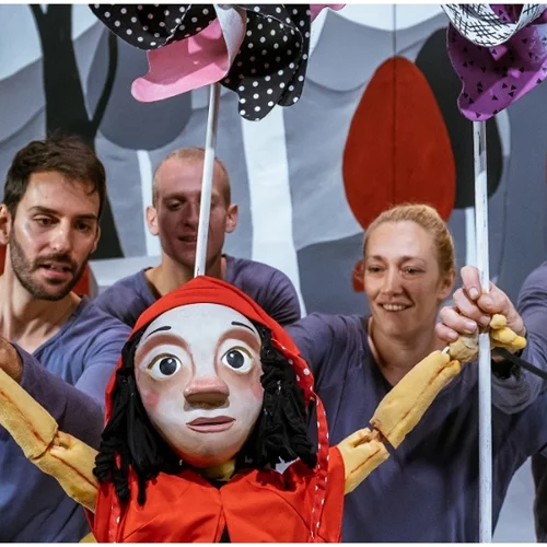 Έλενα Μαυρίδου: "Η Κοκκινοσκουφίτσα ωριμάζει μέσα απ’ τις περιπέτειες της"