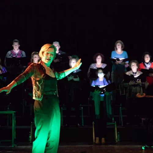 Αγλαΐα Παππά, Φοίβος Παπακώστας και Libro Coro στα «Γεγονότα» του Ντέιβιντ Γκρέιγκ