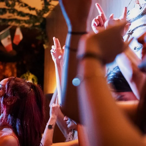 Στο «Dos Hermanos» οι γιορτές έχουν latin ρυθμό