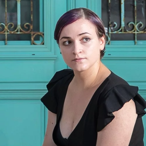 Ευαγγελία Γατσωτή: Πολλές φορές λένε στη γενιά μου ότι η αμφισβήτηση προβληματικών "αξιών" είναι "βεβηλωτικές νεοτερίλες"