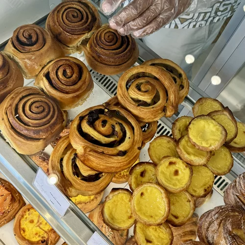 Στο "Πορτατίφ" της Σίνα το παγωτό έχει την ίδια προσωπική φροντίδα που διακρίνει κάθε λεπτομέρεια του cosy γλυκοπωλείου