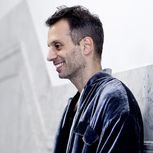 Το "Blue Moon" του Γιώργου Μαραζιώτη φωτίζει το νησί της Λέσβου