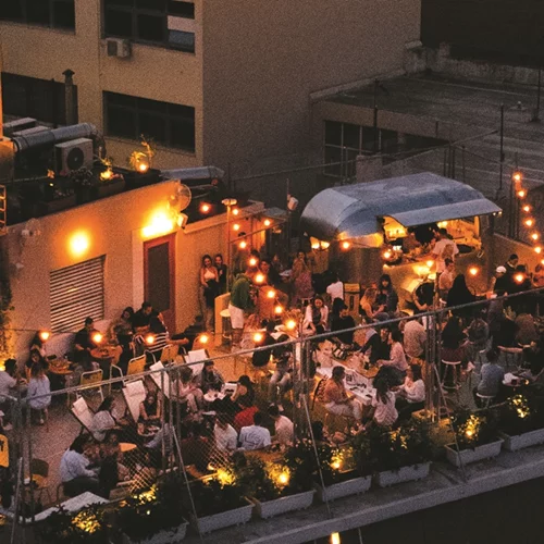 "Easy Peasy": Στην πιο urban ταράτσα  του καλοκαιριού