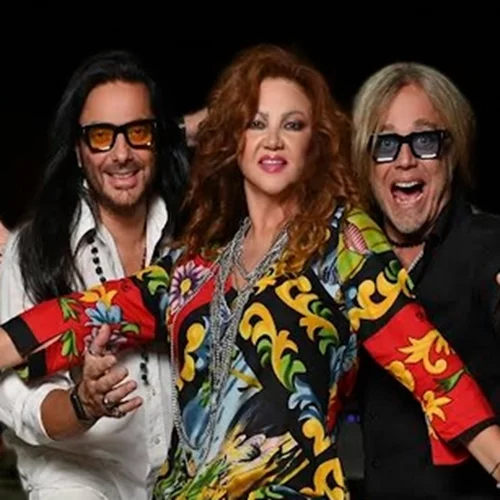 Γυναικεία υπόθεση στη σκηνή του "HolyWood Stage" που γιορτάζει 12 χρόνια λειτουργίας