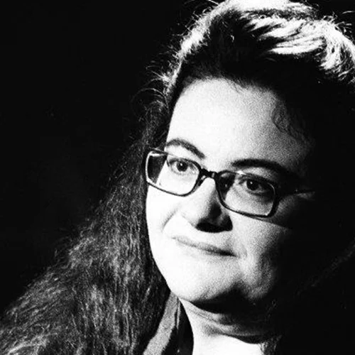 Η Νένα Βενετσάνου μοιράζει κι άλλες "Σκληρές βιολέτες" στο Ρουφ