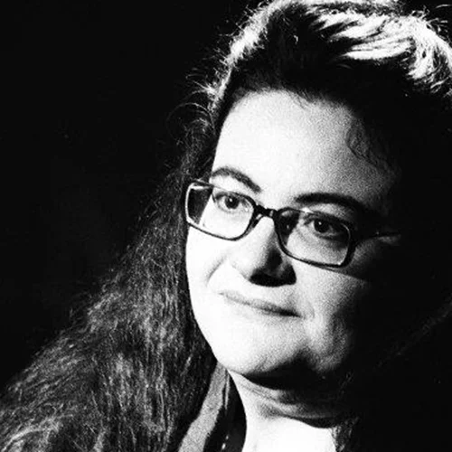 "Σκληρές βιολέτες": Η Νένα Βενετσάνου παρουσιάζει τα νέα της τραγούδια στο Τρένο στο Ρουφ