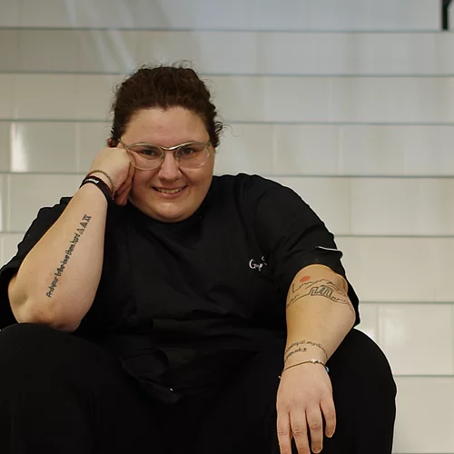 Η Γωγώ Δελογιάννη ανεβαίνει στην ταράτσα