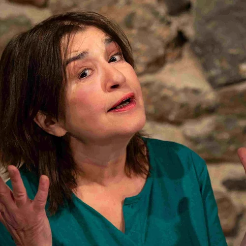 "Η Αφηγήτρια Ταινιών" του Ερνάν Ριβέρα Λετελιέρ στο Bios με την Κάτια Γέρου