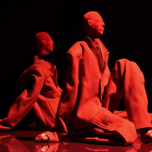 Φουγάρο Art Center: Ένα αφιέρωμα στη δύναμη του κόκκινου