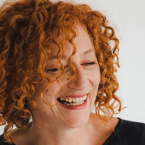 Moving Colors IV: Η Φρόσω Τρούσα εξηγεί γιατί το φεστιβάλ σύγχρονου χορού είναι must για κάθε παιδί και έφηβο