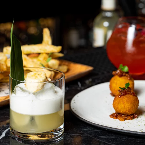 Στο "Omnivore" για cocktails & bites