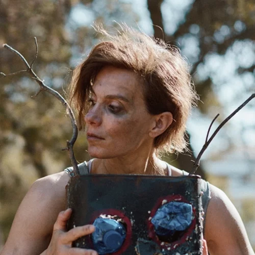 Faust: Η θεατρική παράσταση "Φλάι" επιστρέφει μετά από εννιά χρόνια