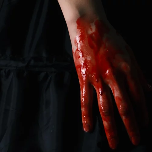 Ο "Άτλας" του Εμμανουήλ Κωνσταντινίδη εφευρίσκει τον κοσμογονικό μύθο της μοναξιάς