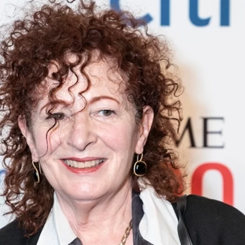 Η φωτογράφος Nan Goldin συνελήφθη σε διαδήλωση για την Παλαιστίνη