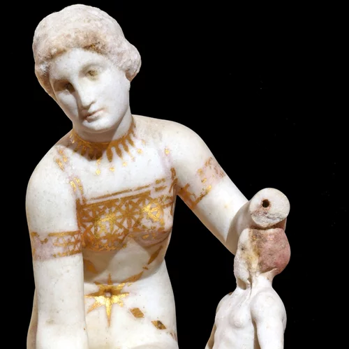 Ένας απρόσμενος επισκέπτης στο Μουσείο Ακρόπολης