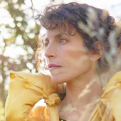 "Μedea loading": Η Ρόζα Προδρόμου μας μιλά για την ψυχική και σωματική εξέγερση της Μήδειας