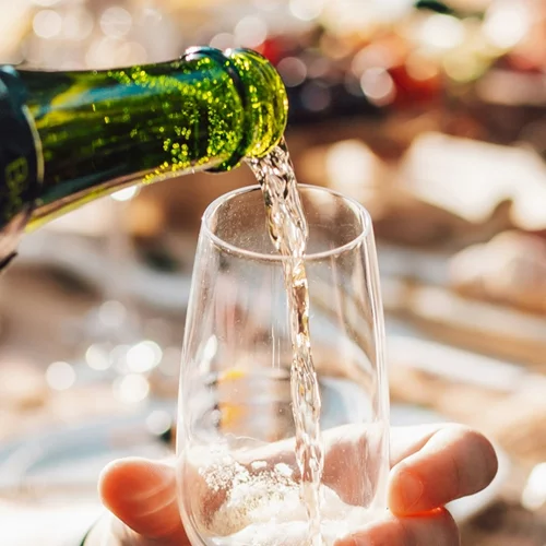 Το πιο απρόβλεπτο gastro-party είναι βουτηγμένο στο αλάτι και στις φυσαλίδες