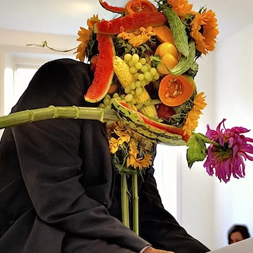 "Αφιερώστε την καρδιά σας στην εναντίωση της": Μια performance με αφορμή τον "Γυάλινο κόσμο" στο Θέατρο Τέχνης Καρόλου Κουν