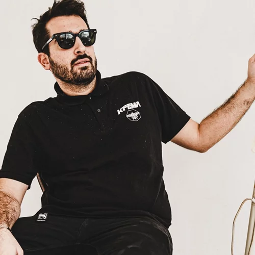 Γιάννης Αποσκίτης: "Δεν υπάρχει κάποιο στοιχείο της σύγχρονης ελληνικής πραγματικότητας που να μην με προβληματίζει"