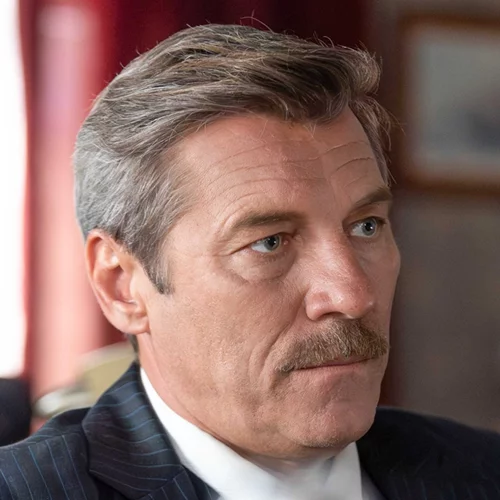 Ο Γιάννης Στάνκογλου γίνεται Γεράσιμος Χατζημήτρος στο "Grand Hotel"