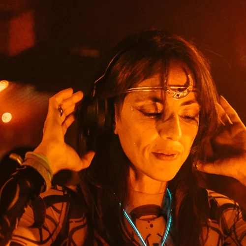 Το Cosmic Bordello προσγειώνεται τη βραδιά του Αγίου Βαλεντίνου στο Ρομάντσο