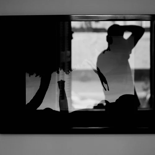 Εξερυνώντας την τέχνη με έναν νέο τρόπο στην έκθεση "ανυπΟγραφα" στη Χίο