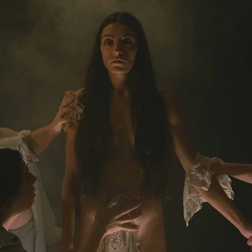 Η παράσταση "βάιζα" για τη δύναμη της θηλυκότητας επιστρέφει στο ΠΛΥΦΑ