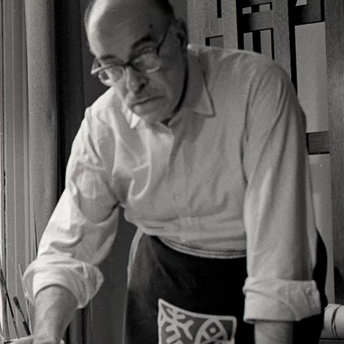 "Από τη Δύση στην Ανατολή": Τα ταξίδια που σημάδεψαν την τέχνη του Νίκου Χατζηκυριάκου-Γκίκα σε μια έκθεση - έκπληξη