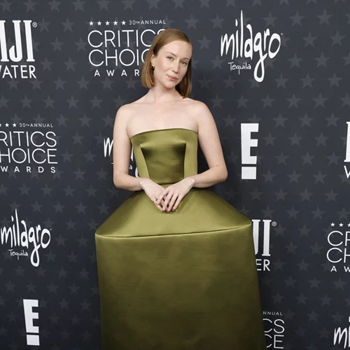 Critics Choice Awards: Η τέχνη του savoir faire πίσω από το εντυπωσιακό Louis Vuitton φόρεμα της Χάνα Άινμπιντερ