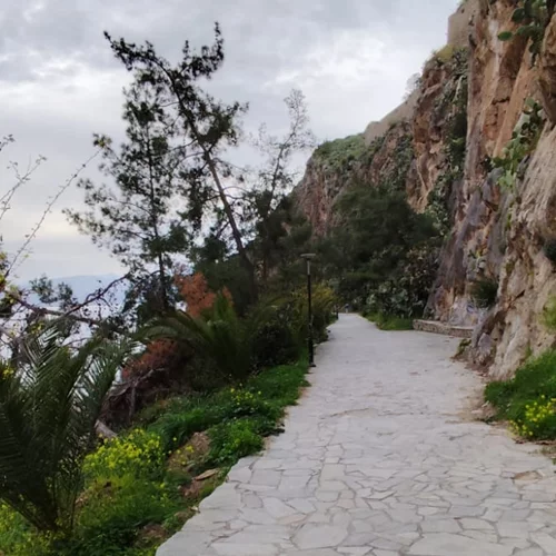 Υπογράφηκε προγραμματική σύμβαση για την προστασία του μονοπατιού της Αρβανιτιάς