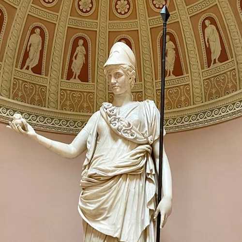 Αρχαίο άγαλμα της θεάς Αθηνάς παρουσιάζεται ξανά στο κοινό μετά από αιώνες